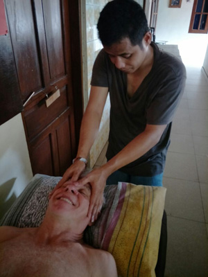 Massage voor het bezoek uit Nederland