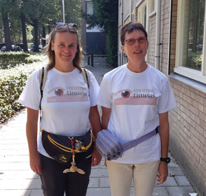 De ervaringen van de wandelaarster zonder geld