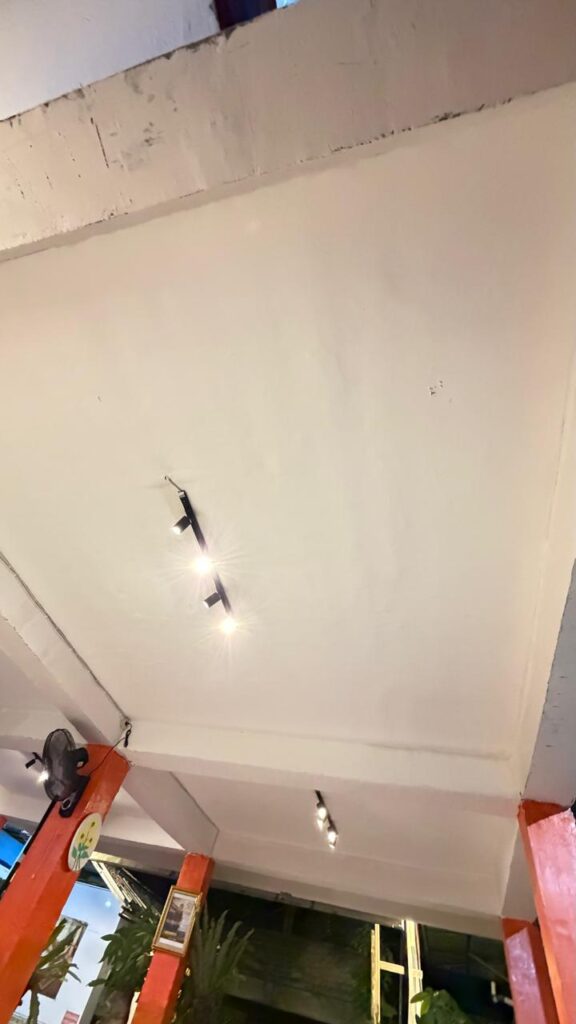 Het gerepareerde dak van het huis van Timeus