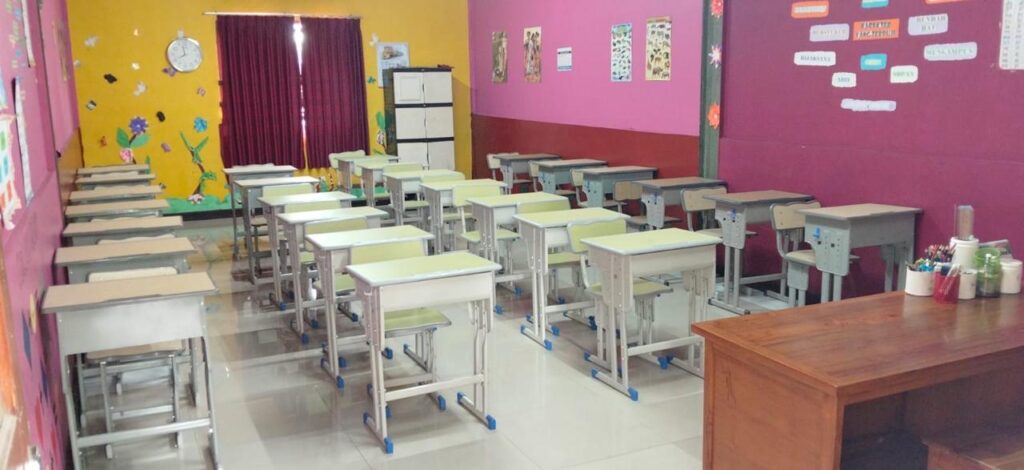 Juli 2026 de school van Timeus, nieuw ingerichte klaslokaal